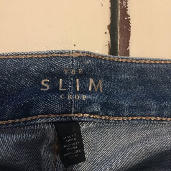 Size 2 White House Black Market cropped blue jeans the slim crop - Picture 6 of 9